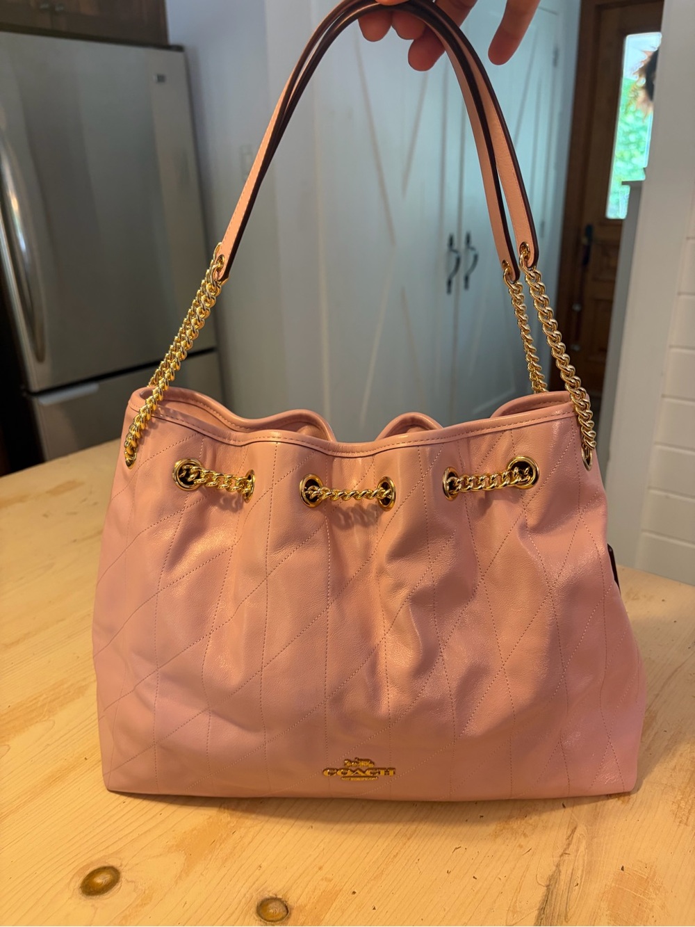 Coach Evelyn Shoulder Bag With Quilting in Carnation color